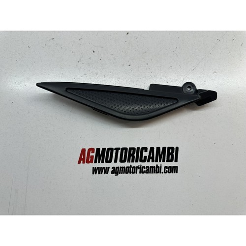 Plastique sous selle droite - sous,