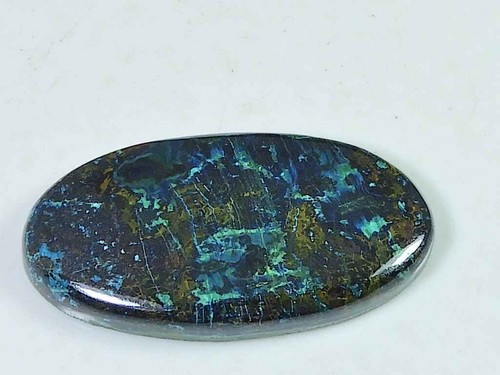 Cabochon ovale shattuckite