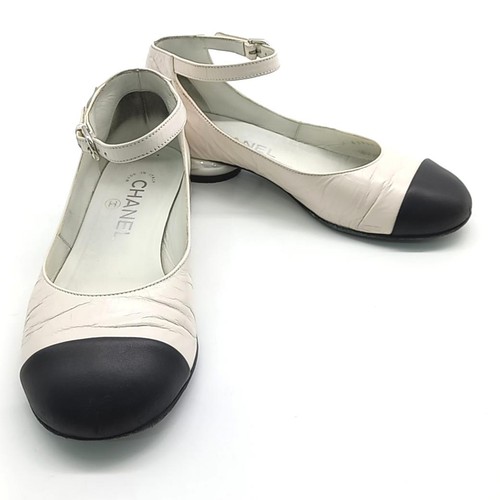 CHANEL Chaussures plates Mary