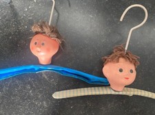 2 Cintres Petites Maries