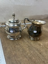 Lot 2 Objets en métal