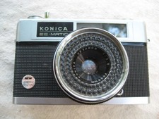 Konica Deluxe EE-Matic  : appareil argentique 24x36 à télémètre. Made in Japan