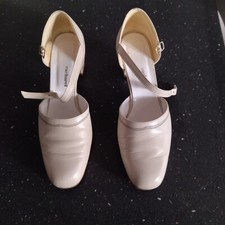 Chaussure CACHAREL à bride en cuir veau beige T38 - Talon 5 cm - TBE