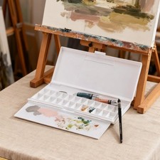 Palette d'aquarelle vide
