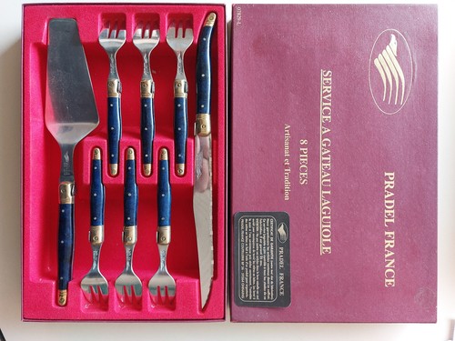 Coffret service à - de,