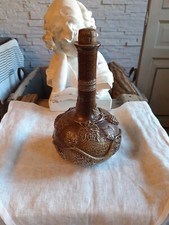 Bouteille Ancienne En Grès ornement feuille de vigne