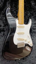 (Fender Japan) Guitare