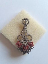 1 seule boucle d'oreille à clous fleurs roses de marque GAS