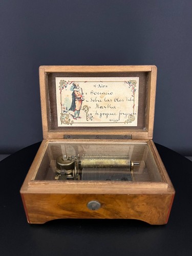 Boîte musique ancienne à - boîte,
