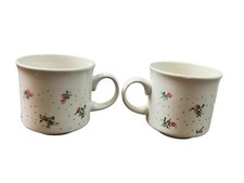 ANCIENNE PAIRE DE TASSE