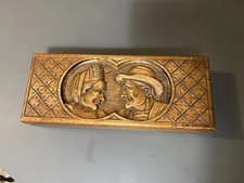 coffret boîte ancienne bois sculpté signé theme Bretagne bretons Vintage ancien