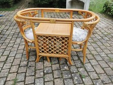 Table et les fauteuils en