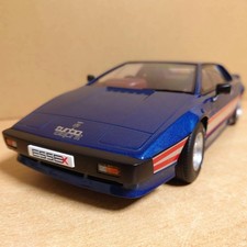 1/18 Lotus Esprit Turbo Blue