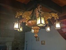 lustre en bois avec dragon