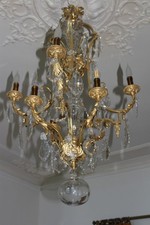 GRAND LUSTRE BRONZE DORE ET PAMPILLES EN CRISTAL 8 BRANCHES
