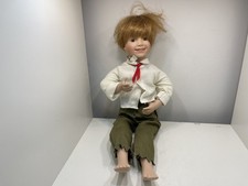 Poupée de collection poupée en porcelaine 40 cm. Excellent état