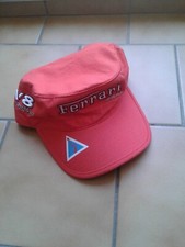 Casquette rouge V8 powered by Ferrari Gear Marqué produit officiel FERRARI