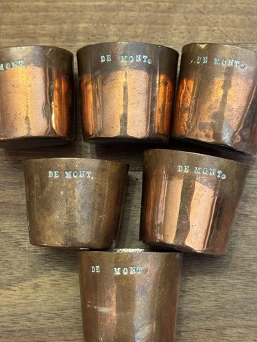 Suite petits moules à - de,