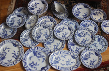 Partie de service en faïence