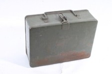 Ancienne Boîte en Métal