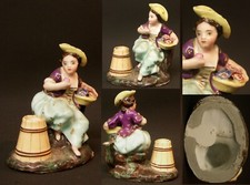 AA 19èm Élégante Figurine