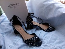 Chaussures sandales à talons style rétro années 40 à pois