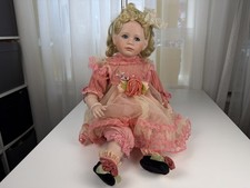 Poupée d'artiste poupée en