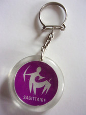 ANCIEN Porte-clé SHELL Signe Zodiacal  SAGITTAIRE    KEY RING