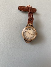 Montre broche infirmière