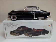 Ancien jouet en tôle VOITURE CADILLAC à friction (Ref. MF 330) - Luxe Car 1/18