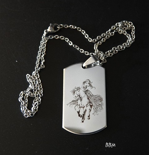 Pendentif inox gravé - en,