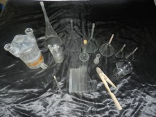 Lot verrerie médicale pharmacie entonnoir tube à essai 19 et 20 ème siècle