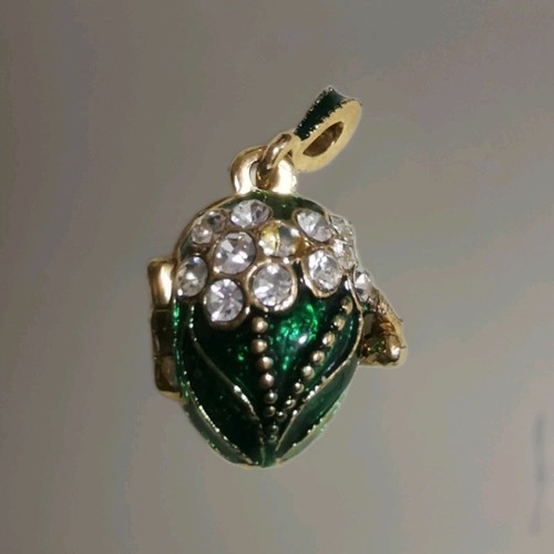 Pendentif œuf papillon style - pendentif,