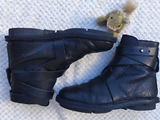 bottines trippen pointure 38 cuir robuste noir très bon état belle qualité