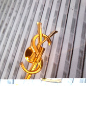Pin's  Broche Brooch Yves