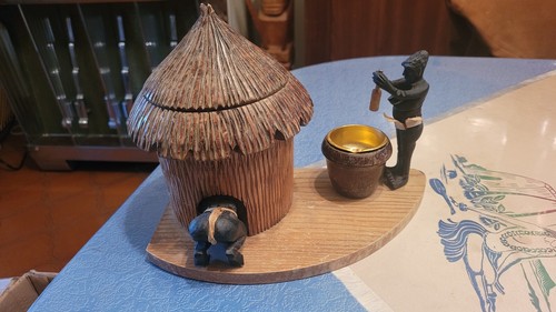 Art deco hutte africaine - art,