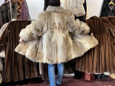 Manteau fourrure coyote - en,