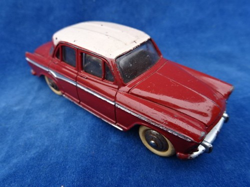 Voiture car dinky toys - /,