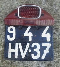 ANCIENNE PLAQUE IMMATRICULATION MOTO AVEC SON FEU SOUBITEZ 