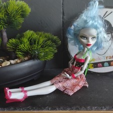 Monster High Doll Poupée Ghoulia Yelps Skull Shores  #geektrademonterhigh