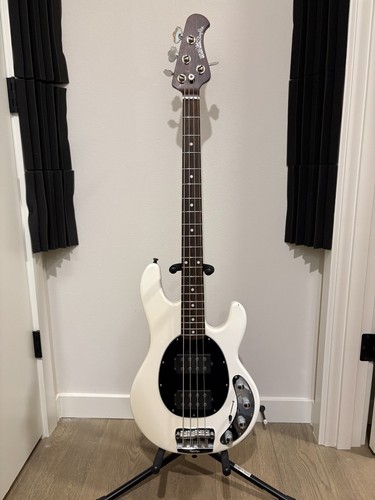 Ernie ball music man stingray - music,