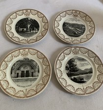 4 Assiettes Decoratives