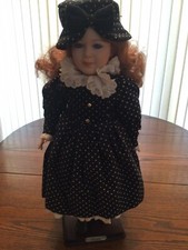 Poupées en porcelaine de