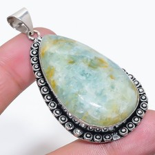 Pendentif pierre précieuse en