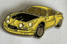 106 -  Pin's AUTOMOBILE RENAULT ALPINE BERLINETTE A110 1800 GR4 JAUNE