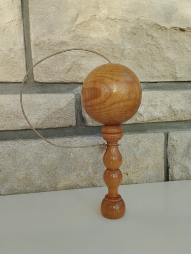 Ancien bilboquet bois - en,