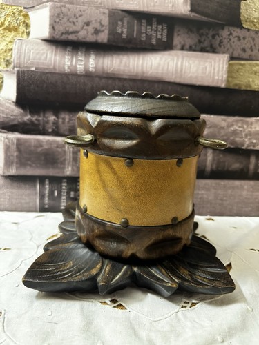 Ancien pot tabac - à,