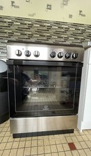 Cuisinière vitrocéramique INDESIT Inox