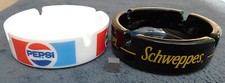Lot de 2 cendriers publicitaires PEPSI (anciennement Pepsi-Cola) et SCHWEPPES