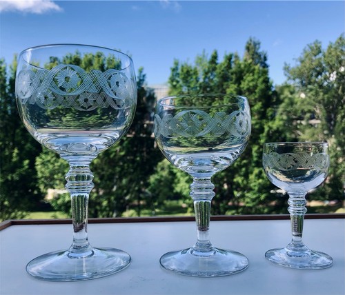 Service verres anciens à - de,
